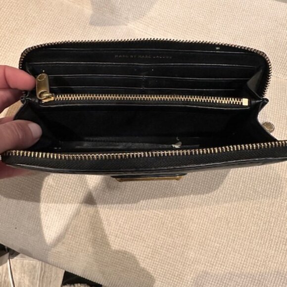 Marc Jacobs wallet - Picture 2 of 3